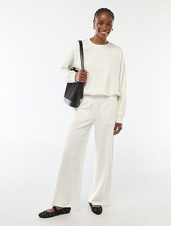 Pantaloni jogging ampi in maglia morbida