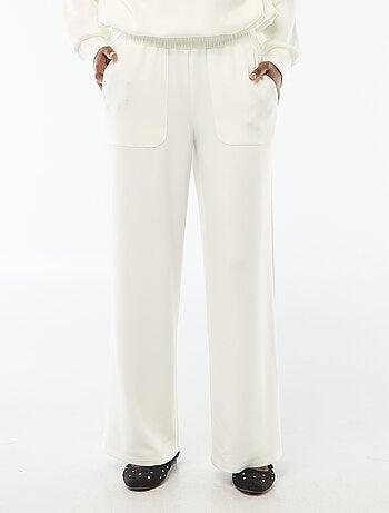 Pantaloni jogging ampi in maglia morbida