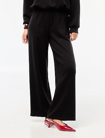 Pantaloni jogging ampi in maglia morbida