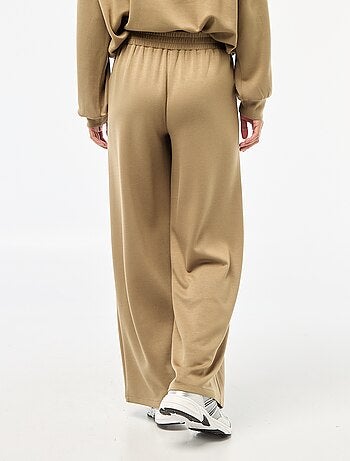 Pantaloni jogging ampi in maglia morbida