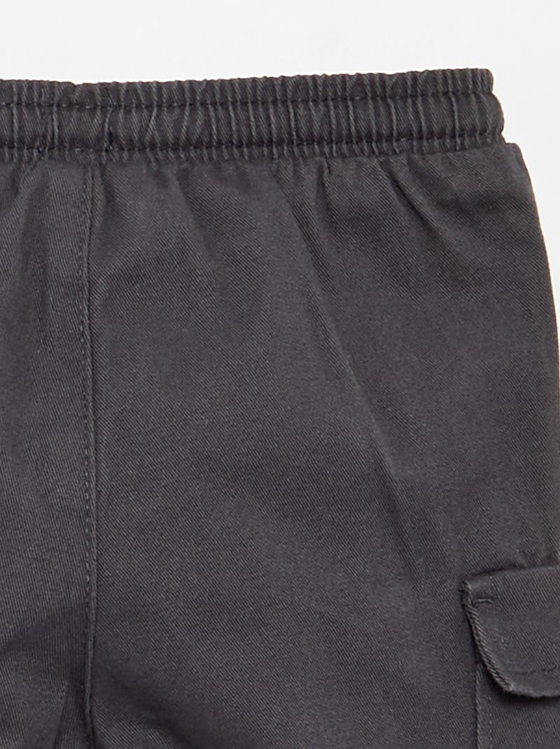 Pantaloni jogging in twill con tasche con patta Nero - Kiabi