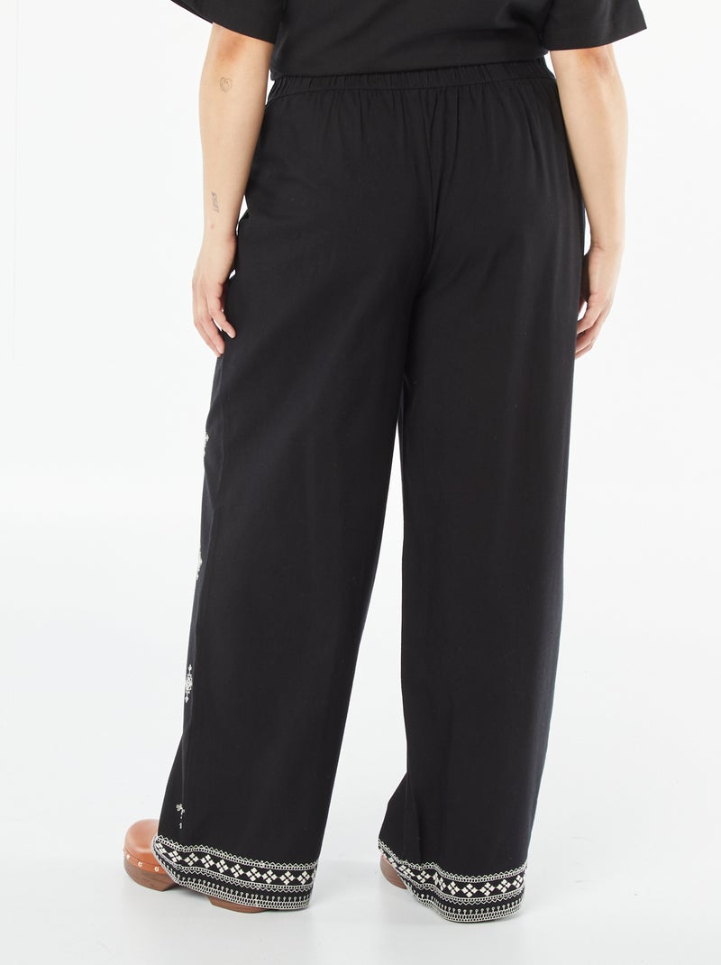 Pantaloni larghi 3/4 ricamati nero Taglie forti Donna