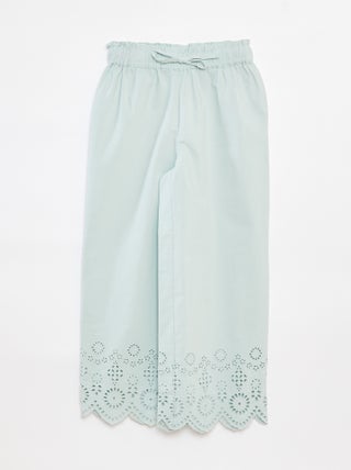 Pantaloni larghi con ricami a punto inglese
