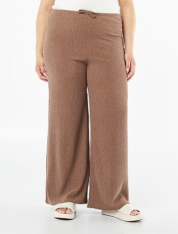 Pantaloni larghi in maglia goffrata