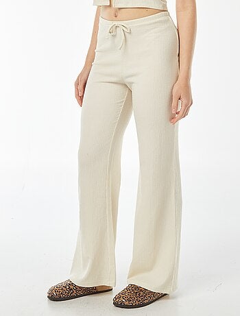 Pantaloni larghi in maglia leggera goffrata