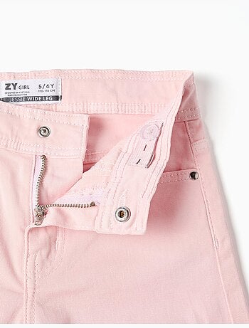 Pantaloni larghi in sargia con orli sfrangiati