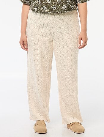 Pantaloni larghi in tessuto traforato