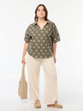 Pantaloni larghi in tessuto traforato