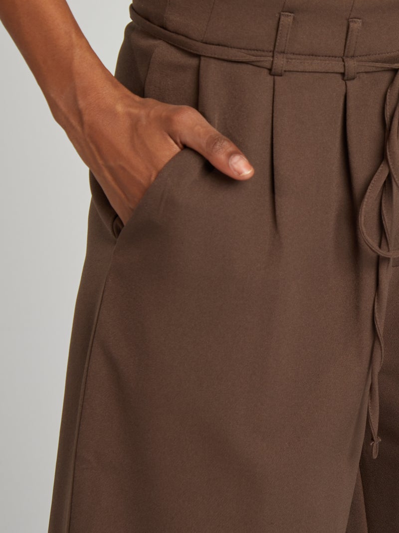 Pantaloni larghi tinta unita con cintura MARRONE - Kiabi