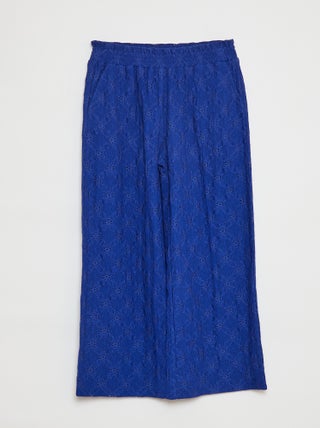 Pantaloni larghi traforati