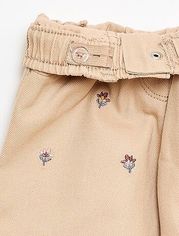 Pantaloni modello paperbag con ricamo 'fiori'