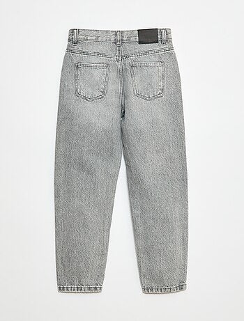 Pantaloni mom fit in denim con abrasioni