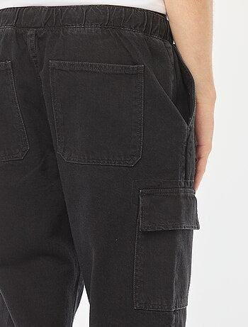 Pantaloni multipoches con vita elasticizzata