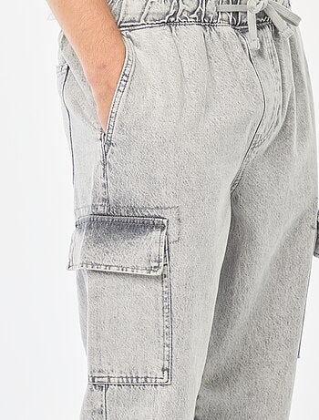 Pantaloni multipoches con vita elasticizzata