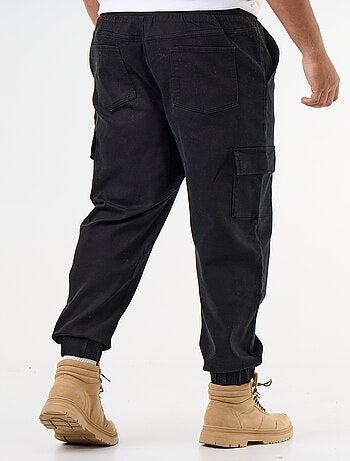 Pantaloni multitasche con vita elasticizzata