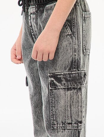 Pantaloni multitasche elasticizzati