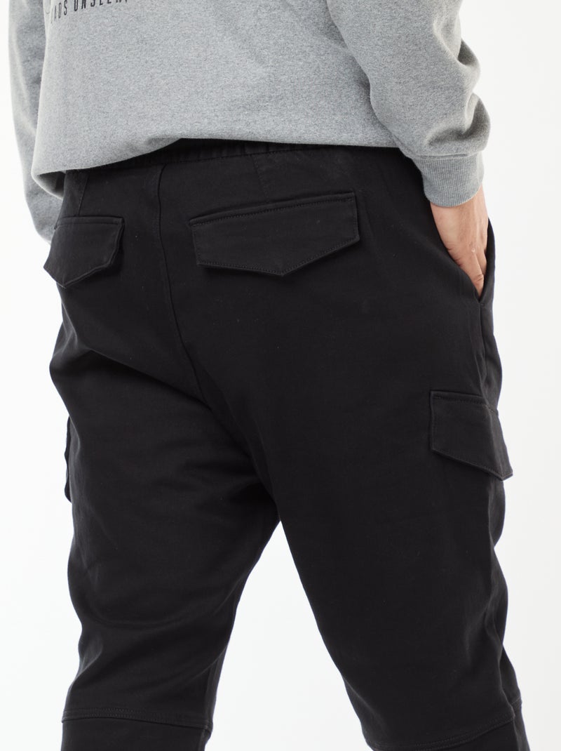 Pantaloni multitasche tinta unita con cintura elasticizzata Nero - Kiabi