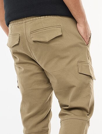 Pantaloni multitasche tinta unita con cintura elasticizzata