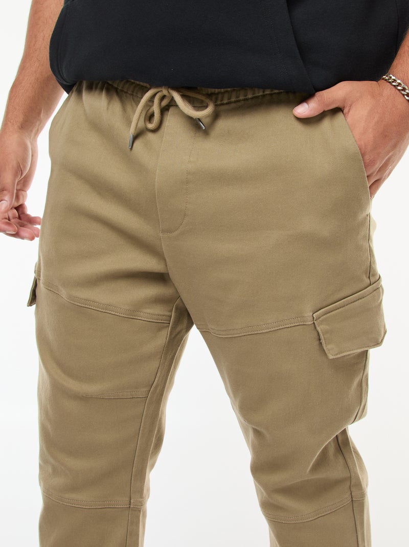 Pantaloni multitasche tinta unita con cintura elasticizzata Verde - Kiabi