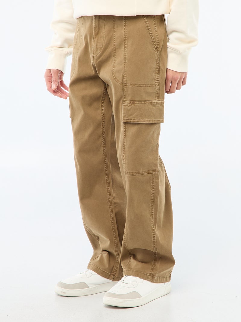 Pantaloni multitasche tinta unita taglio dritto / Regular Fit Marrone - Kiabi