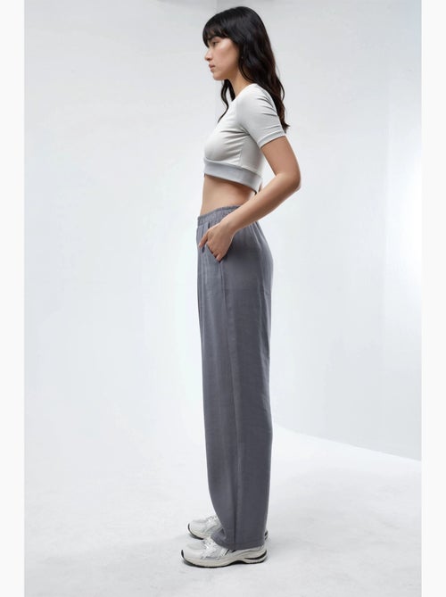 Pantaloni plissettati a gamba ampia busem - Kiabi Pantaloni plissettati a gamba ampia busem - Kiabi