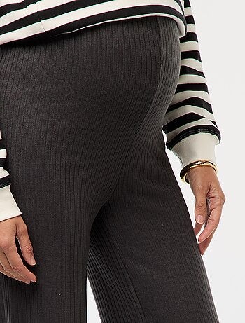 Pantaloni premaman ampi in maglia a costine