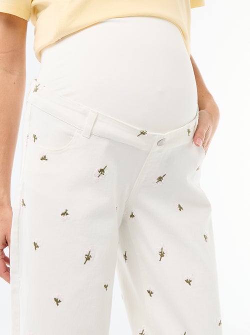 Pantaloni premaman con cintura elasticizzata e motivo ricamato - Kiabi Pantaloni premaman con cintura elasticizzata e motivo ricamato - Kiabi