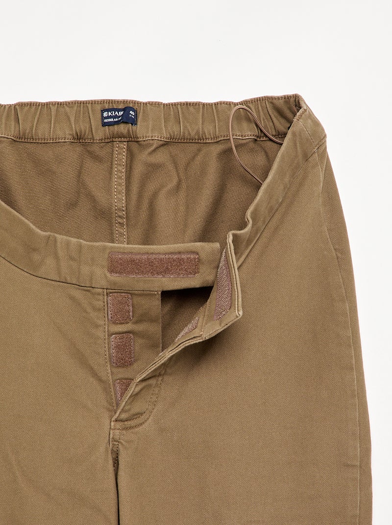 Pantaloni regular con tasche a patta - collezione facile da indossare Marrone - Kiabi