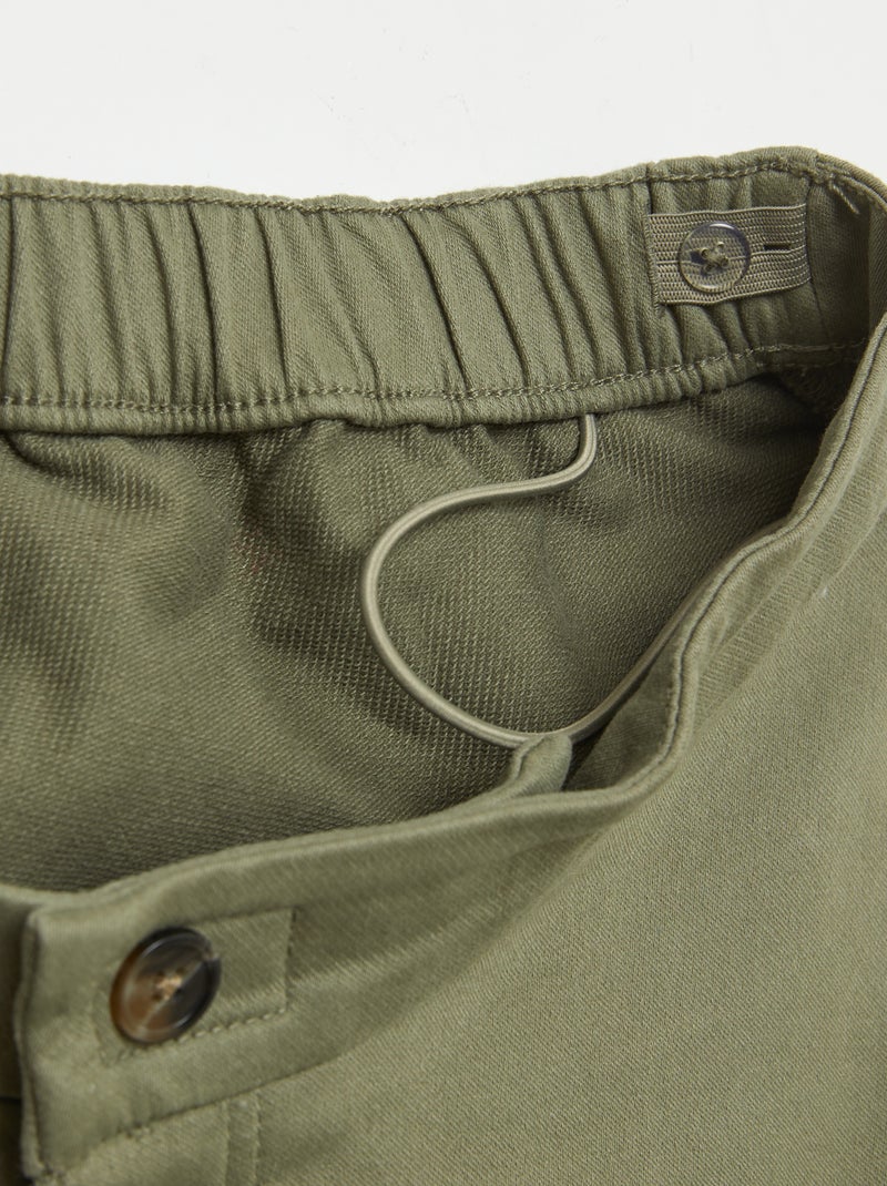 Pantaloni regular con tasche a patta - collezione facile da indossare VERDE - Kiabi