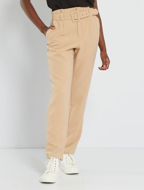 Pantaloni regular fit a vita alta + cintura - BEIGE - Kiabi - 18.00€