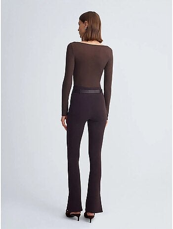 Pantaloni skinny a zampa con cintura