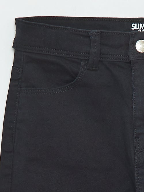 Pantaloni slim - modello aderente a 4 tasche - Kiabi