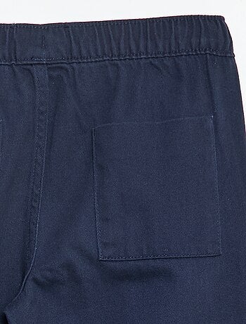 Pantaloni stile jogger