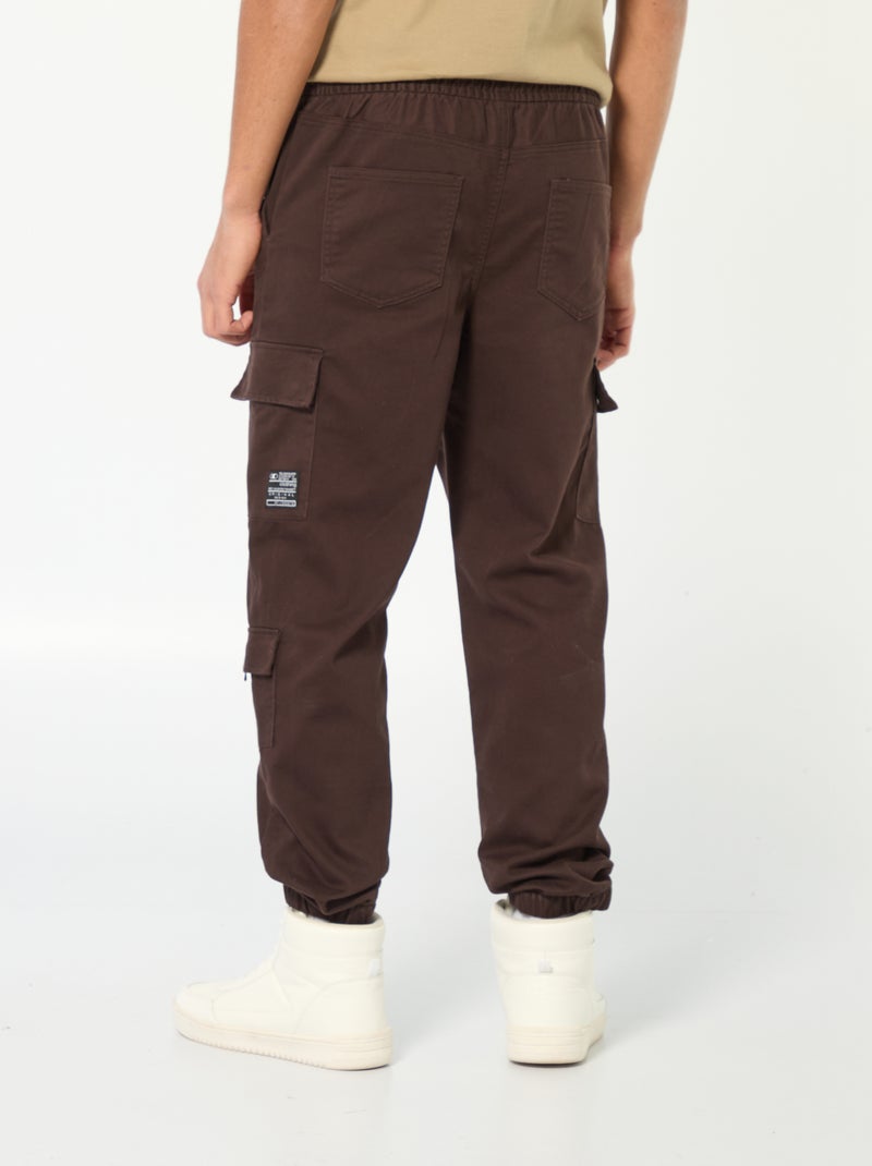 Pantaloni stile 'jogger' multitasche Marrone - Kiabi