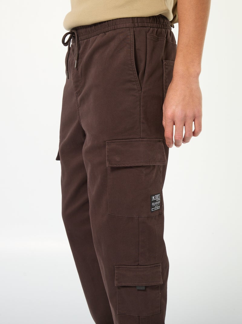 Pantaloni stile 'jogger' multitasche Marrone - Kiabi