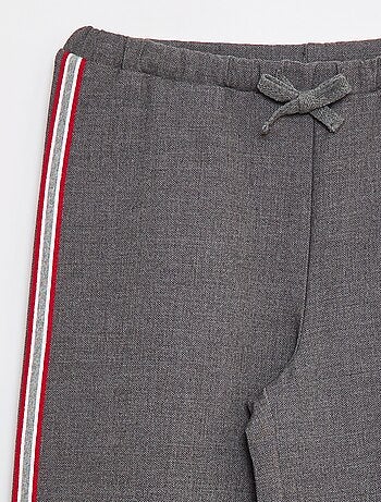 Pantaloni stile joggers