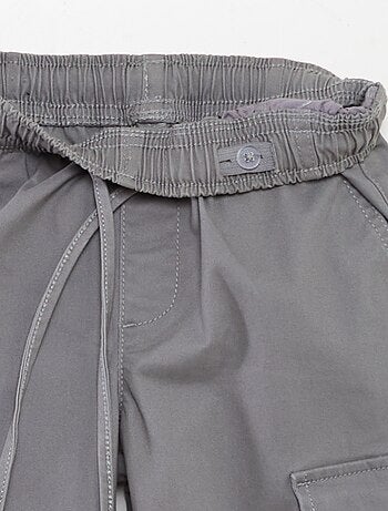 Pantaloni stretch multitasche
