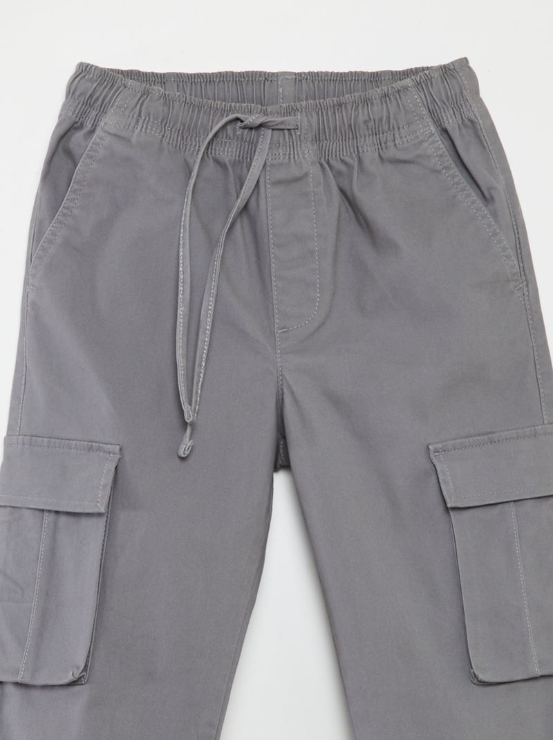 Pantaloni stretch multitasche GRIGIO - Kiabi