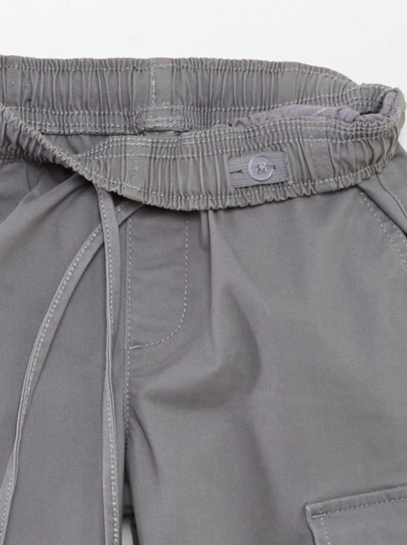 Pantaloni stretch multitasche GRIGIO - Kiabi