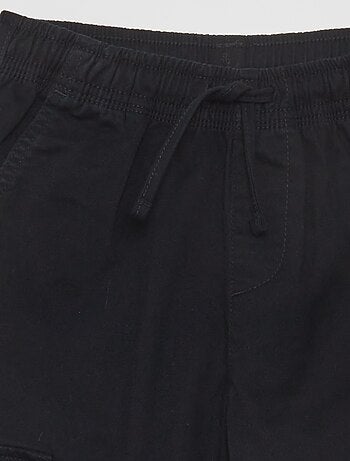 Pantaloni stretch multitasche