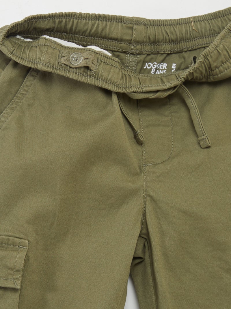 Pantaloni stretch multitasche VERDE - Kiabi
