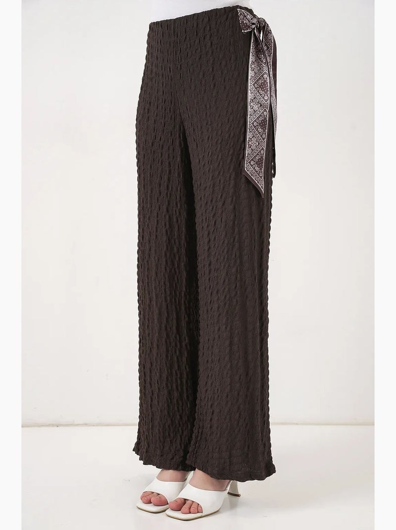 Pantaloni testurizzati con dettaglio a foulard bdart Marrone cioccolato - Kiabi