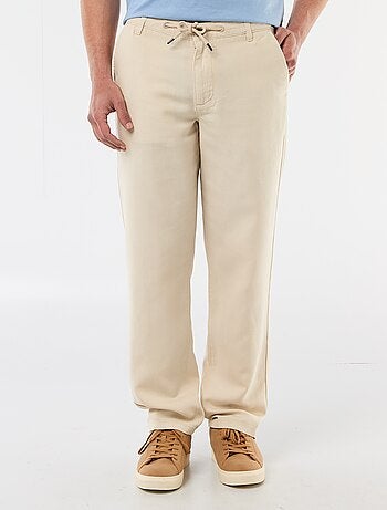 Pantaloni tinta unita in materiale leggero e morbido