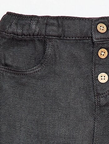 Pantaloni tinta unita in materiale morbido con taglio relax fit