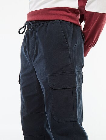 Pantaloni tinta unita multitasche con vita elasticizzata