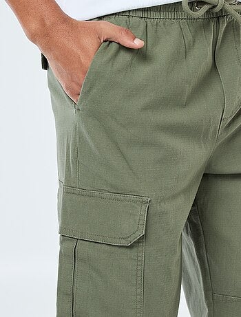 Pantaloni tinta unita multitasche con vita elasticizzata