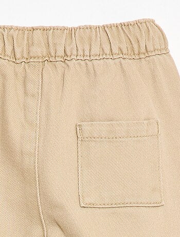 Pantaloni tinta unita taglio relaxed fit