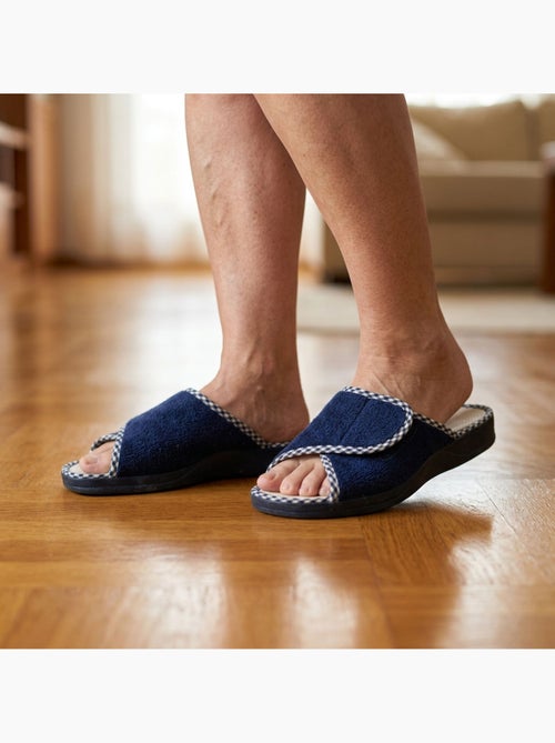 Pantofola Mule Donna Spugna Strappo Regolabile Fabbricata in Spagna OZABI - Kiabi Pantofola Mule Donna Spugna Strappo Regolabile Fabbricata in Spagna OZABI - Kiabi