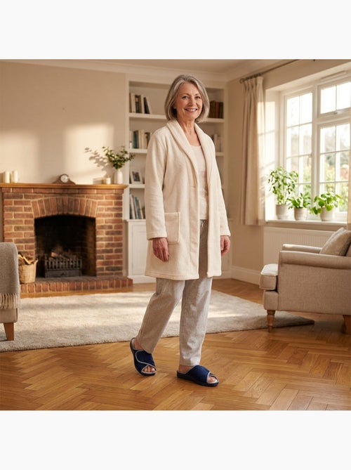Pantofola Mule Donna Spugna Strappo Regolabile Fabbricata in Spagna OZABI - Kiabi Pantofola Mule Donna Spugna Strappo Regolabile Fabbricata in Spagna OZABI - Kiabi