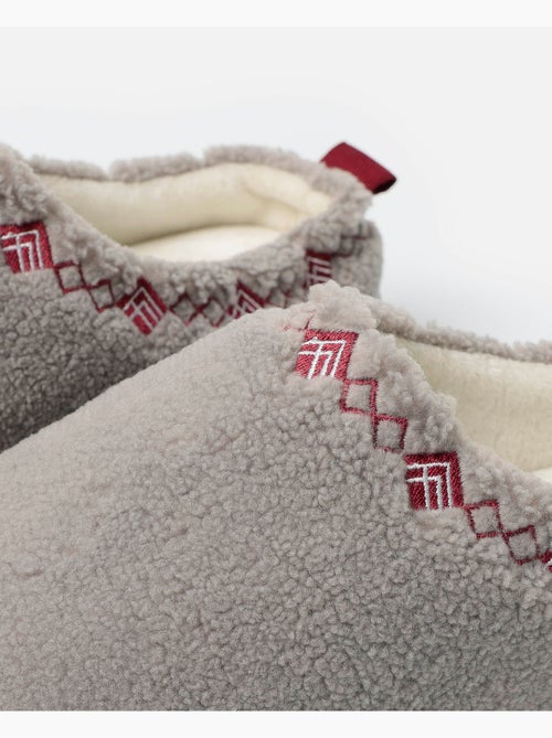 Pantofole con plateau in sherpa da donna ADMAS - Kiabi Pantofole con plateau in sherpa da donna ADMAS - Kiabi